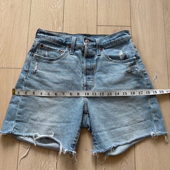 Levi's 501 High Rise 6” Jean Shorts Women’s Size 26 - Picture 6 of 14